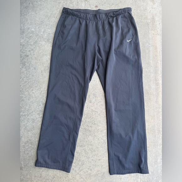 Nike Black Sweatpants with Elastic Waistband - Picture 1 of 3